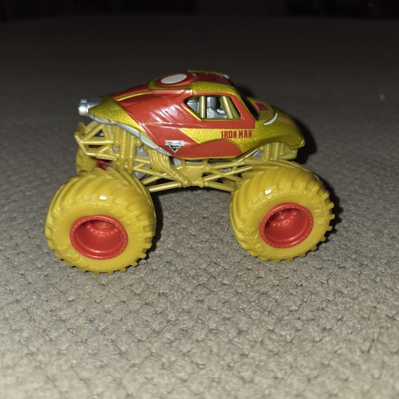 2024 Iron Man MONSTER JAM Marvel Truck 1/64 Spin Master Series - Picture 3 of 16
